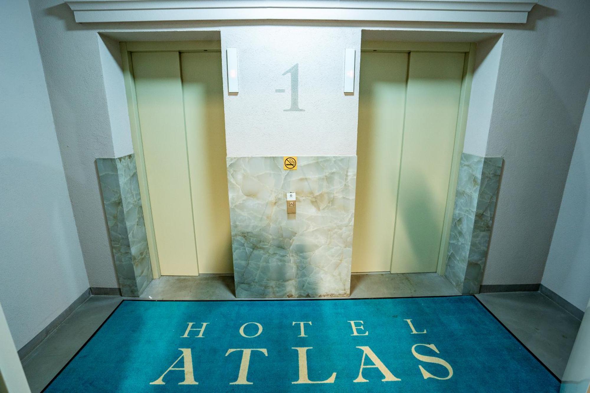 Atlas Hotel Timisoara Exterior photo